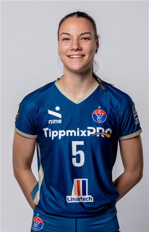 ZSOMBÓK Anna